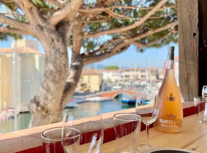 L'octogone Apartment *